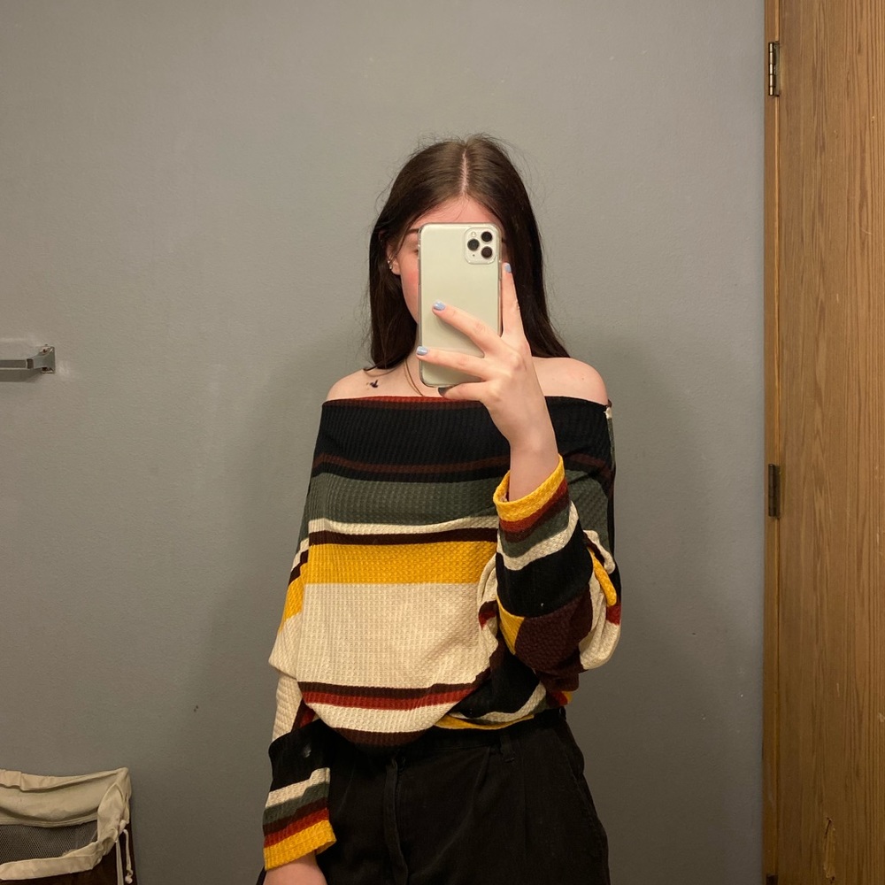 ✨Off the shoulder top
